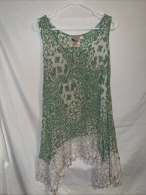 Green Patterned Lace-Hem Tank Top - Women